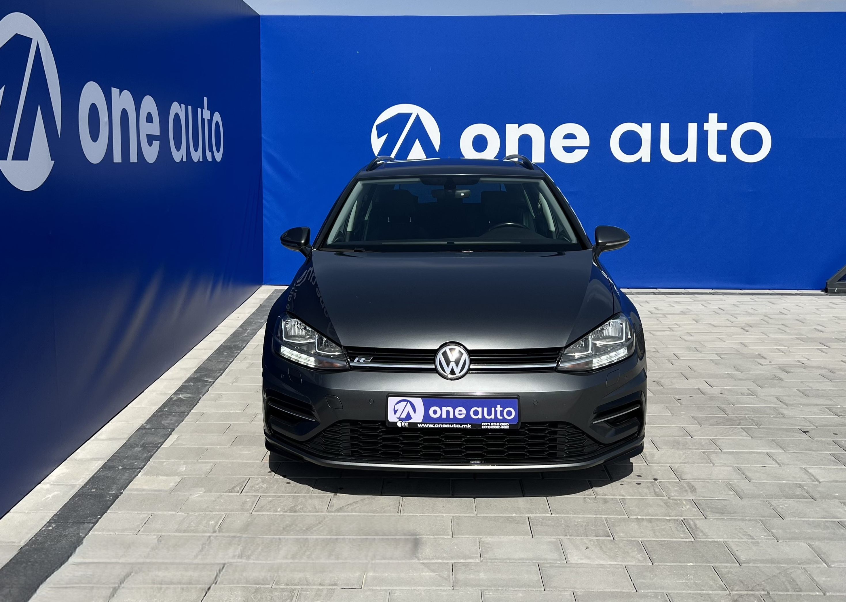 Volkswagen Golf R   - 2019