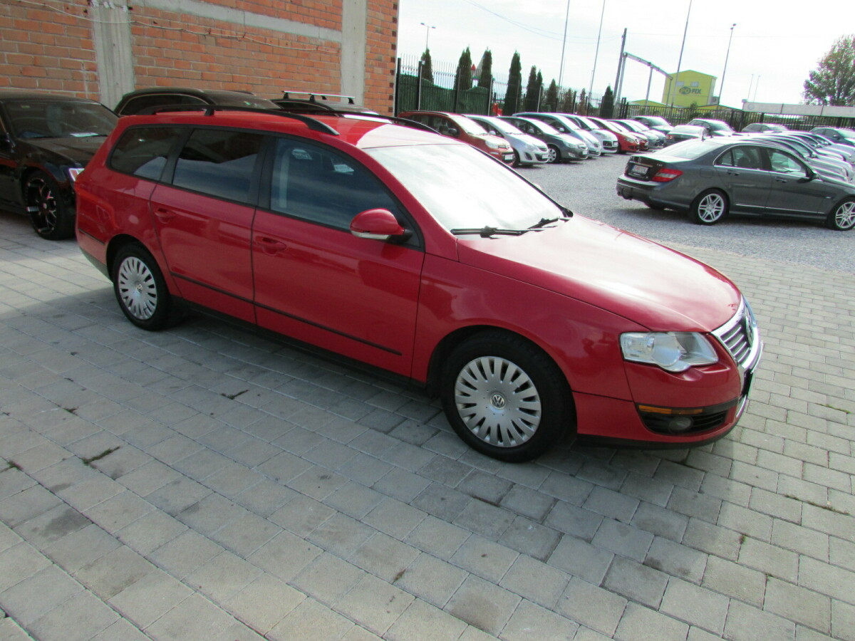 Volkswagen Passat   - 2010