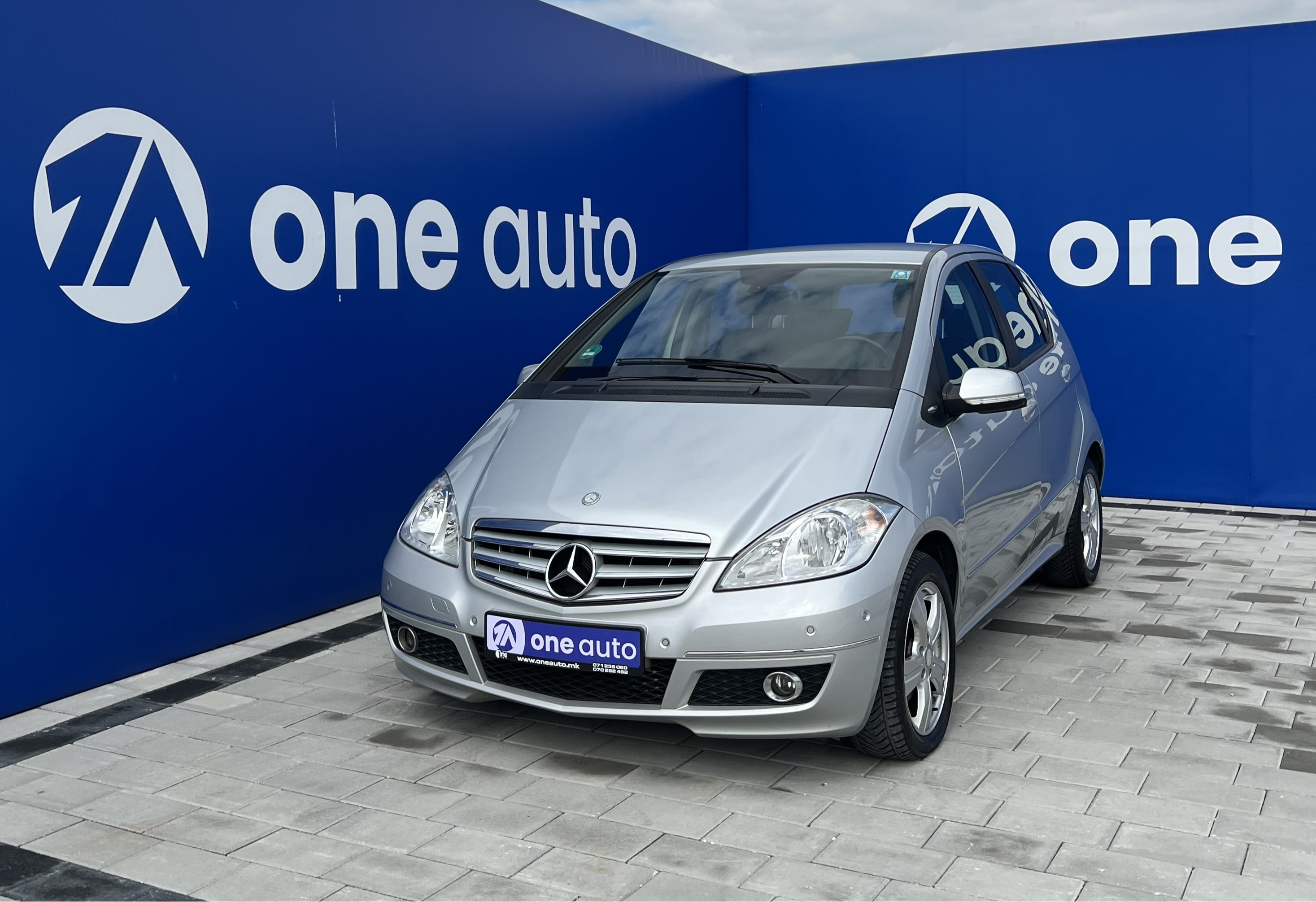 Mercedes-Benz A180   - 2012