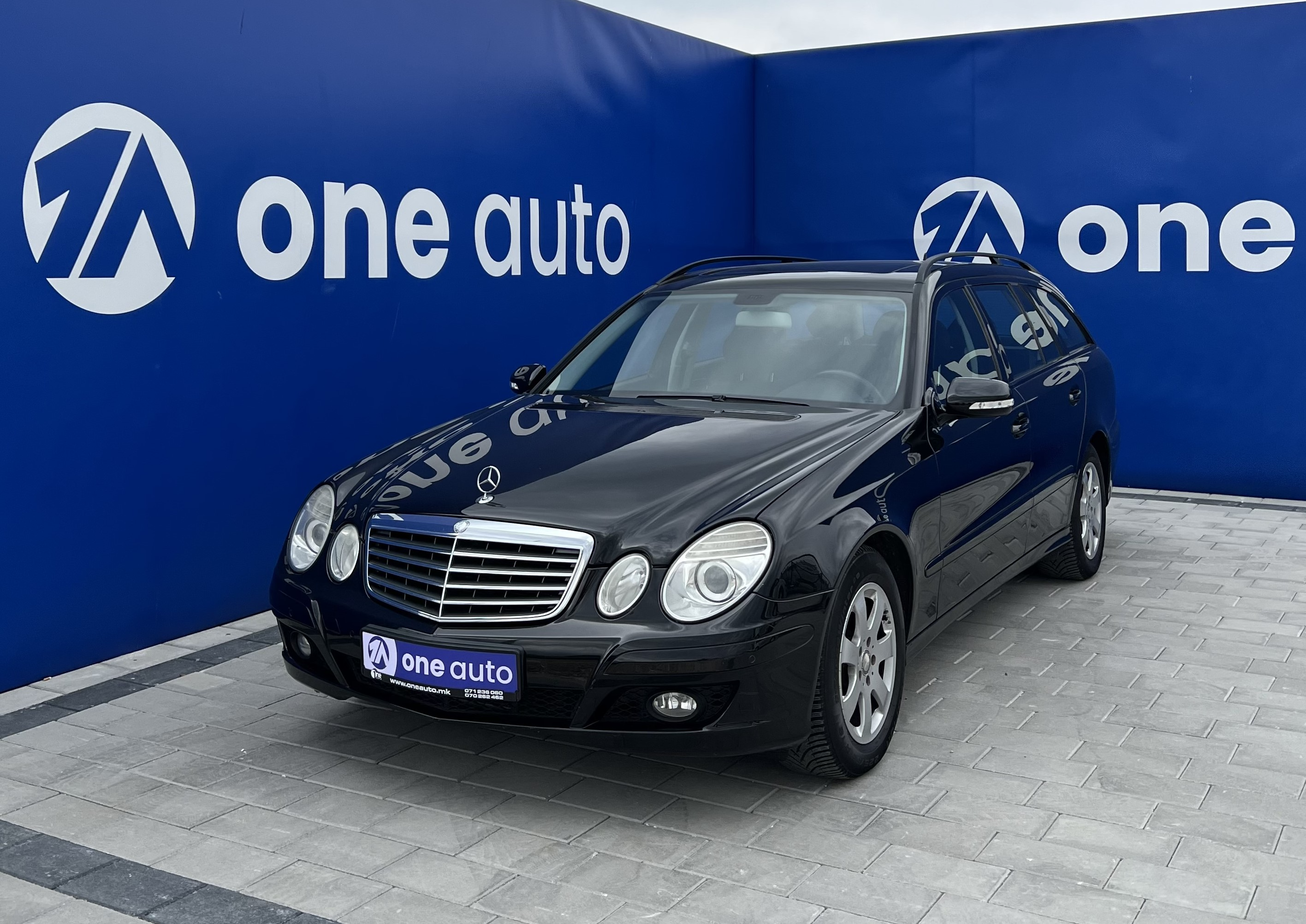 Mercedes-Benz E200   - 2008