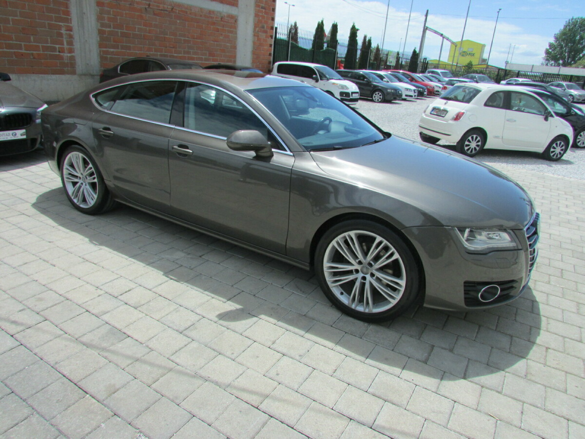 Audi A7   - 2011