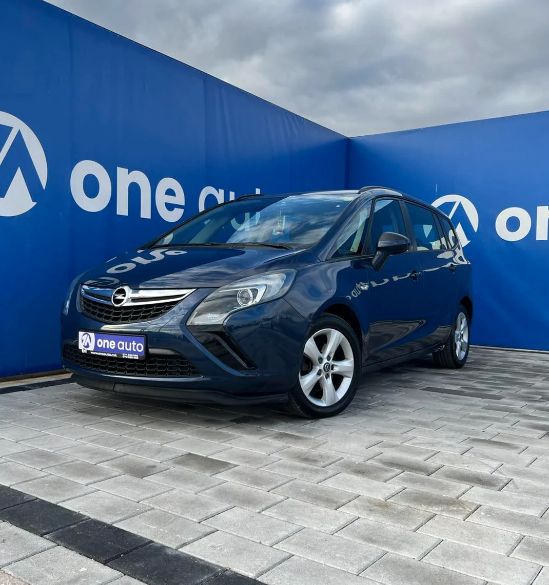 Opel Zafira Life   - 2011