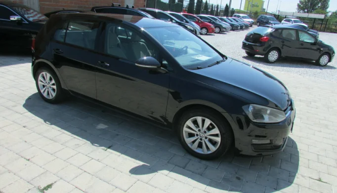 Volkswagen Golf   - 2014
