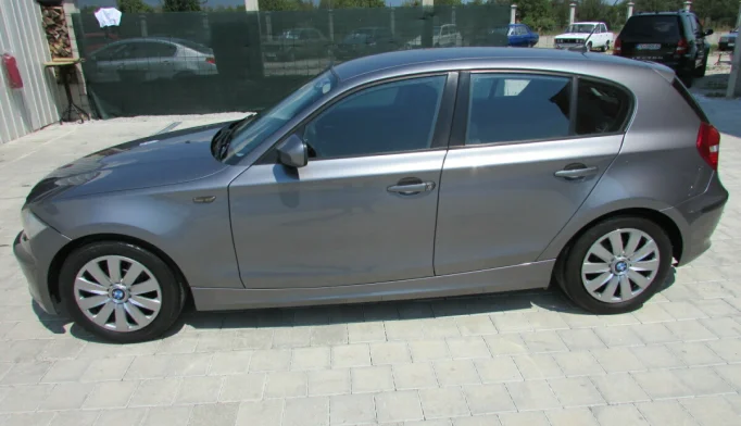 BMW 1 Series   - 2010
