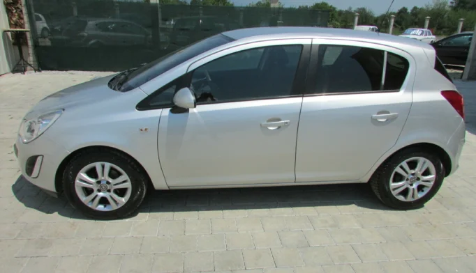 Opel Corsa   - 2012