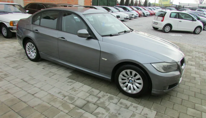 BMW 3 Series  - 2009