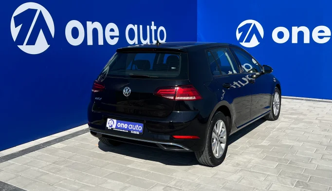 Volkswagen Golf  - 2018