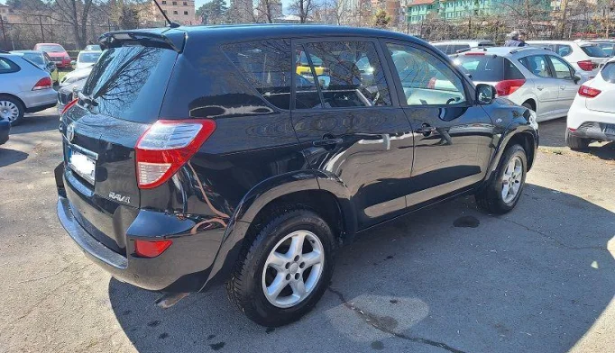 Toyota RAV4  - 2011
