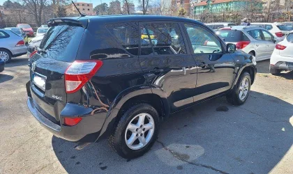 Toyota RAV4  - 2011