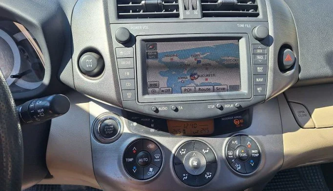 Toyota RAV4  - 2011