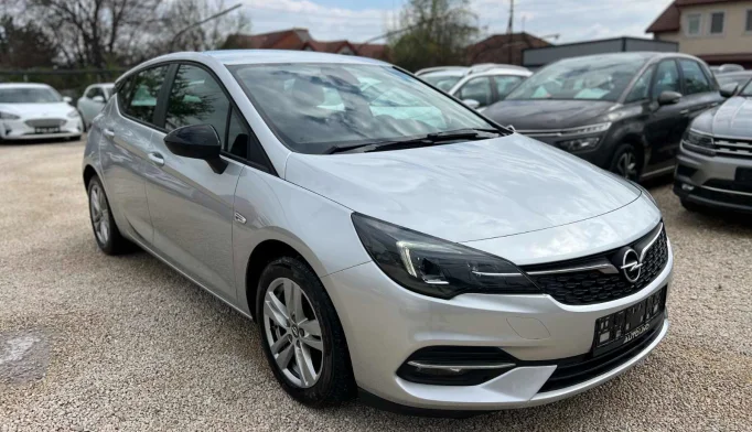 Opel Astra  - 2021