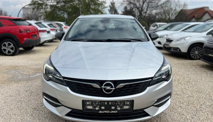 Opel Astra  - 2021