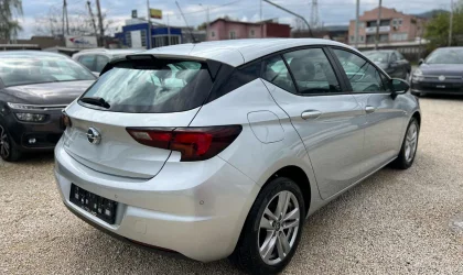 Opel Astra  - 2021