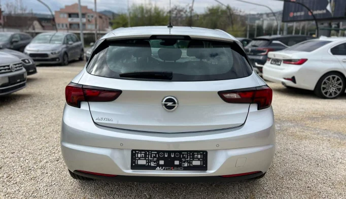 Opel Astra  - 2021