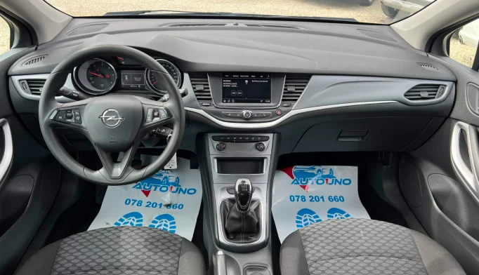 Opel Astra  - 2021