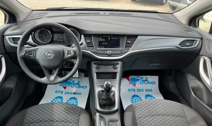 Opel Astra  - 2021