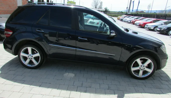 Mercedes-Benz M-Class  - 2005