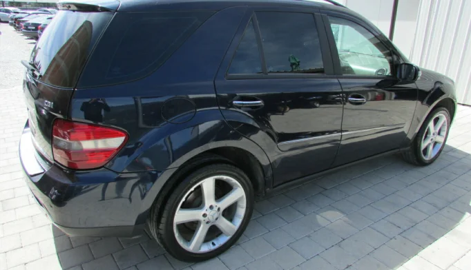 Mercedes-Benz M-Class  - 2005