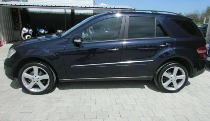 Mercedes-Benz M-Class  - 2005