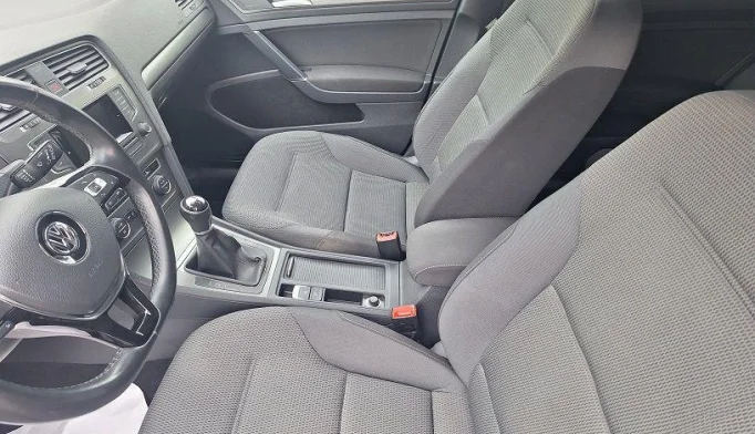 Volkswagen Golf  - 2012