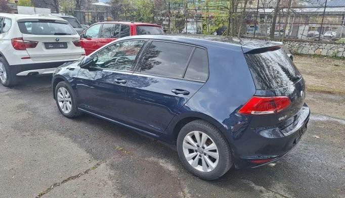 Volkswagen Golf  - 2012