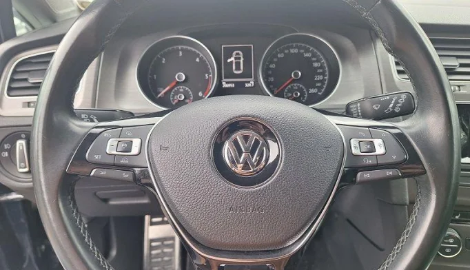 Volkswagen Golf  - 2012