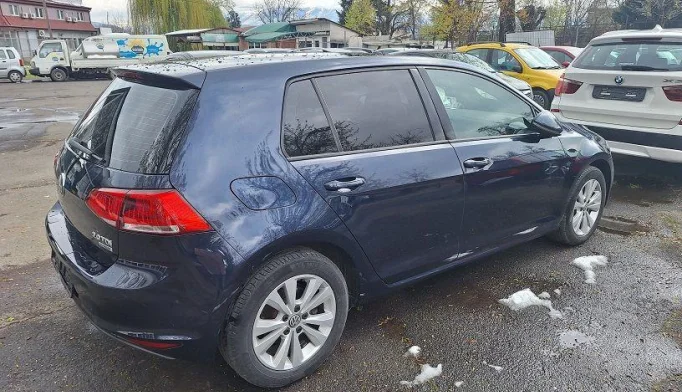 Volkswagen Golf  - 2012