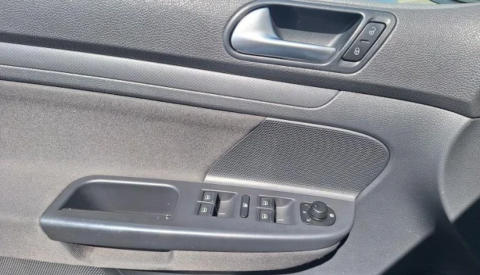 Volkswagen Golf  - 2009