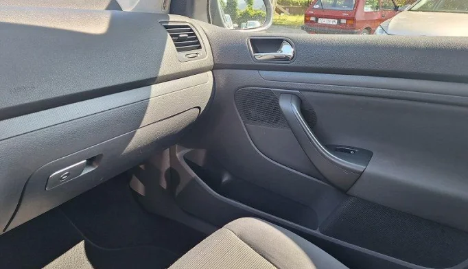 Volkswagen Golf  - 2009