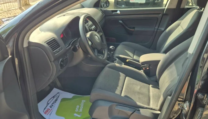 Volkswagen Golf  - 2004