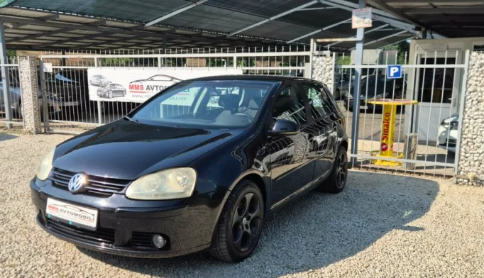 Volkswagen Golf  - 2004