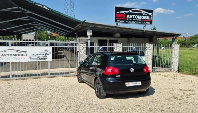 Volkswagen Golf  - 2004