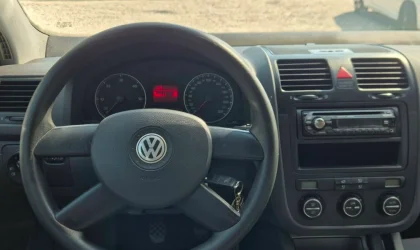 Volkswagen Golf  - 2004