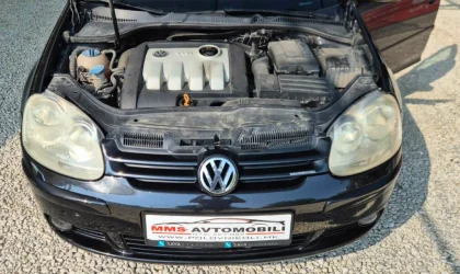Volkswagen Golf  - 2004