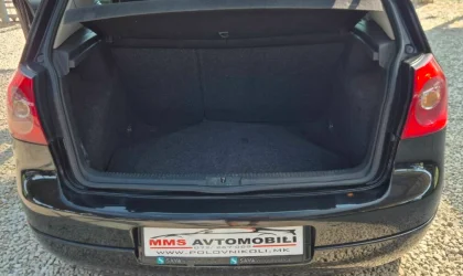 Volkswagen Golf  - 2004