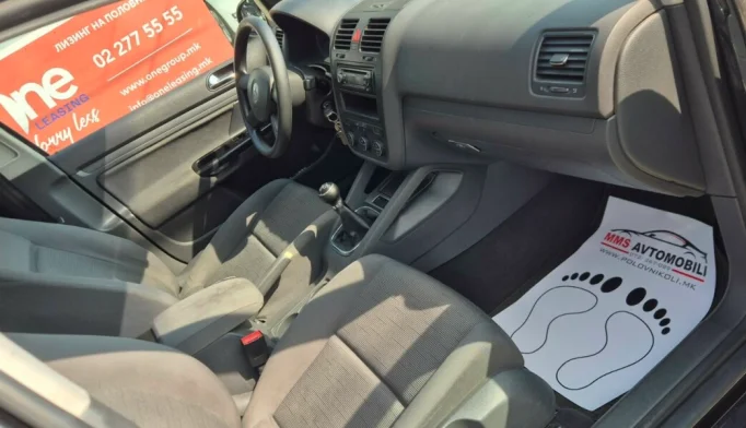 Volkswagen Golf  - 2004