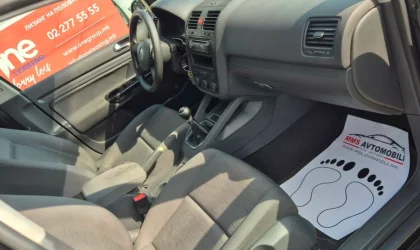 Volkswagen Golf  - 2004