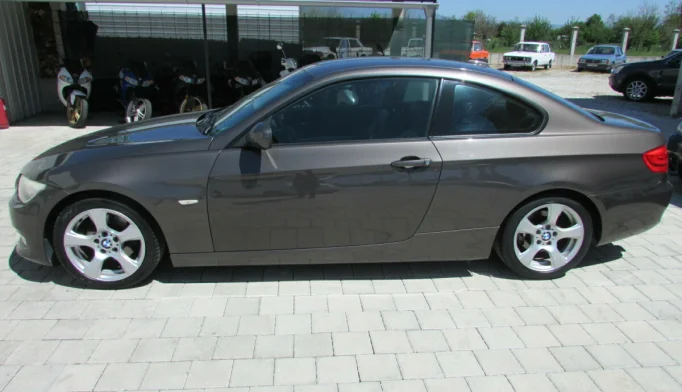 BMW 3 Series  - 2010