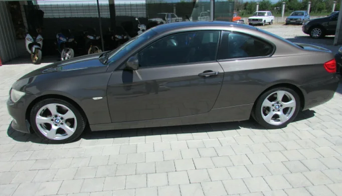 BMW 3 Series  - 2010