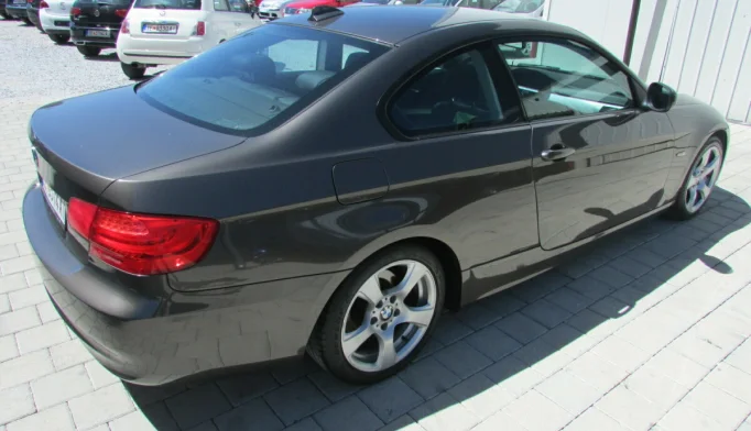 BMW 3 Series  - 2010