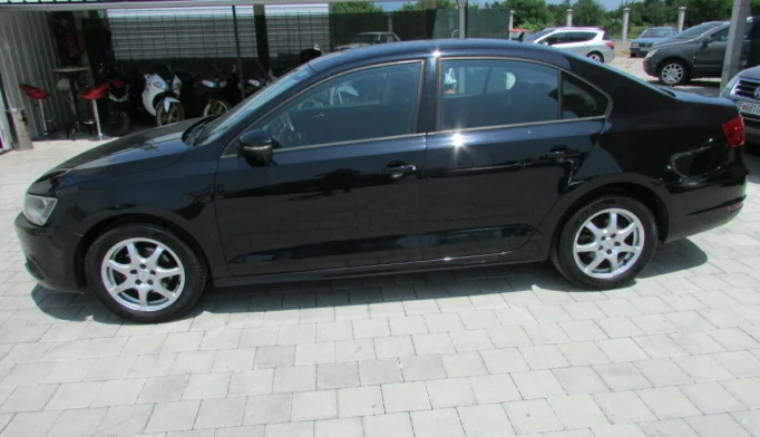 Volkswagen Jetta  - 2011