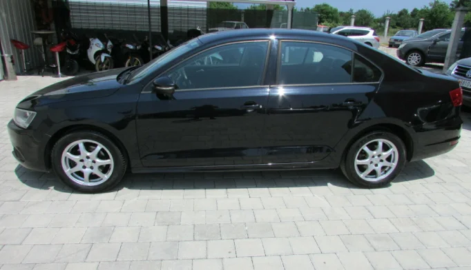 Volkswagen Jetta  - 2011