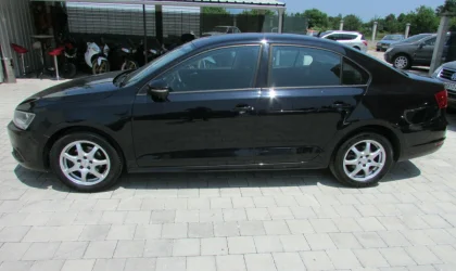Volkswagen Jetta  - 2011