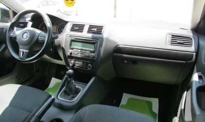 Volkswagen Jetta  - 2011