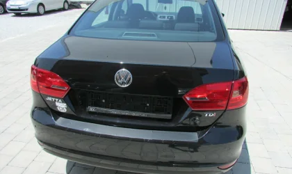 Volkswagen Jetta  - 2011