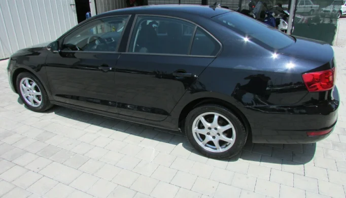 Volkswagen Jetta  - 2011