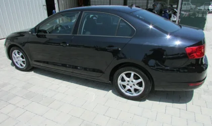 Volkswagen Jetta  - 2011