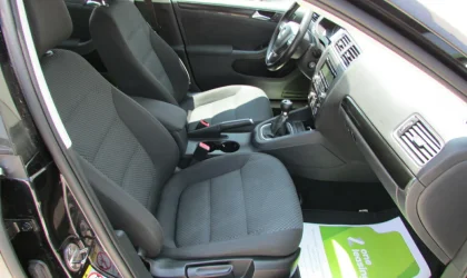 Volkswagen Jetta  - 2011