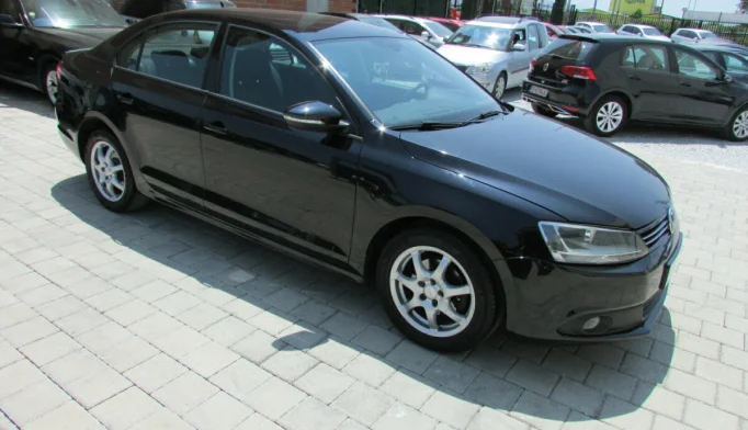 Volkswagen Jetta  - 2011