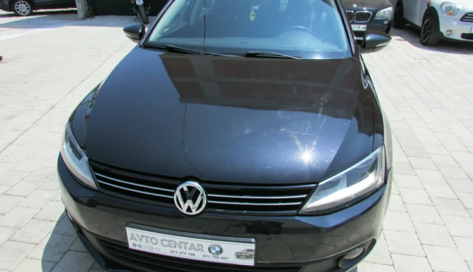 Volkswagen Jetta  - 2011